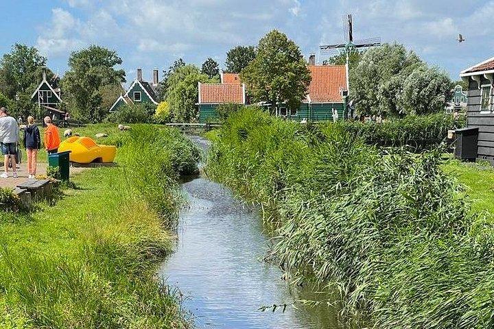 Escape Amsterdam: E-Bike to Zaanse Schans Windmills & Zaandam