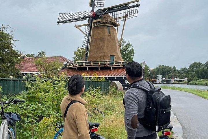 Escape Amsterdam: E-Bike to Zaanse Schans Windmills & Zaandam
