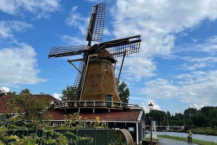 Escape Amsterdam: E-Bike to Zaanse Schans Windmills & Zaandam