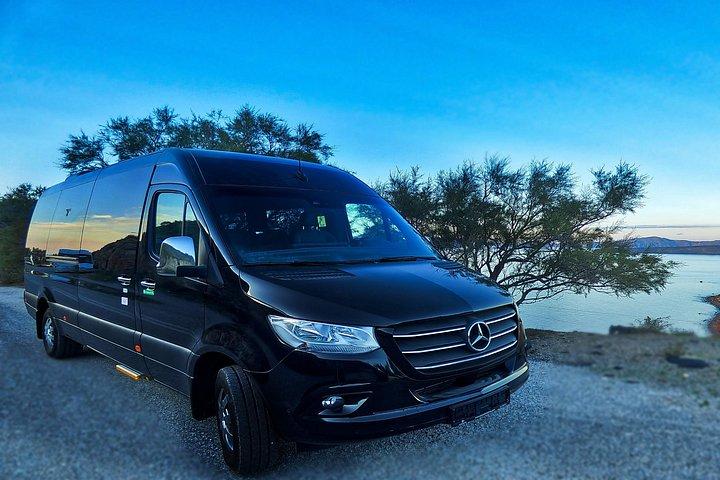 サントリーニ島のプライベート6時間ハイライトツアー