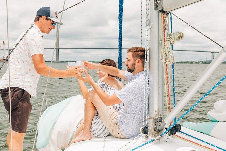 Noleggio Yacht di Lusso Privato, BYOB & Dolphins