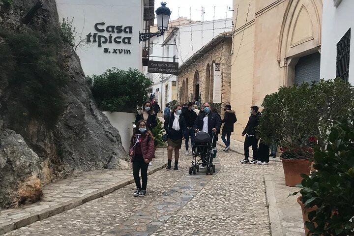 Excursão privada ao Castell de Guadalest e Algar Springs saindo de Benidorm
