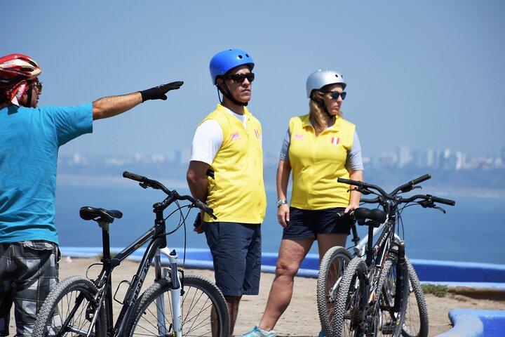 Radfahren an der Küste von Lima