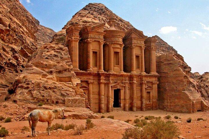 Excursão privada de um dia em Petra Sightseeing do porto de Aqaba