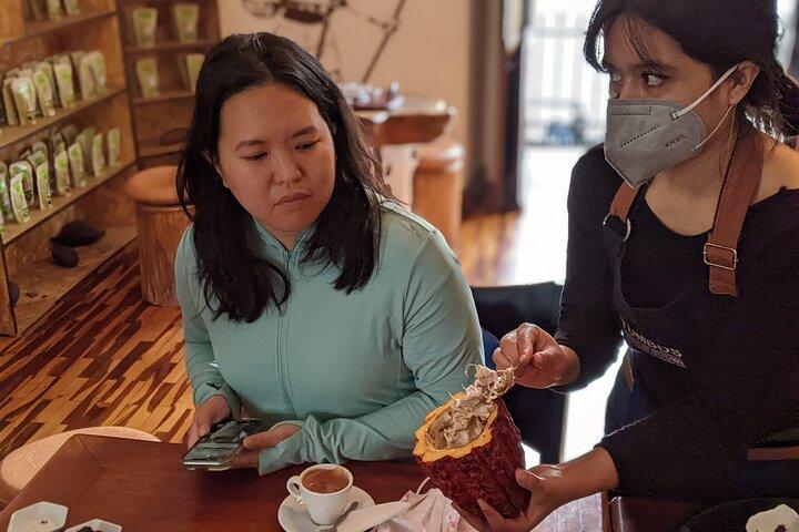 キトのアフタヌーン コーヒー - エンパナーダ料理教室での食通ツアー