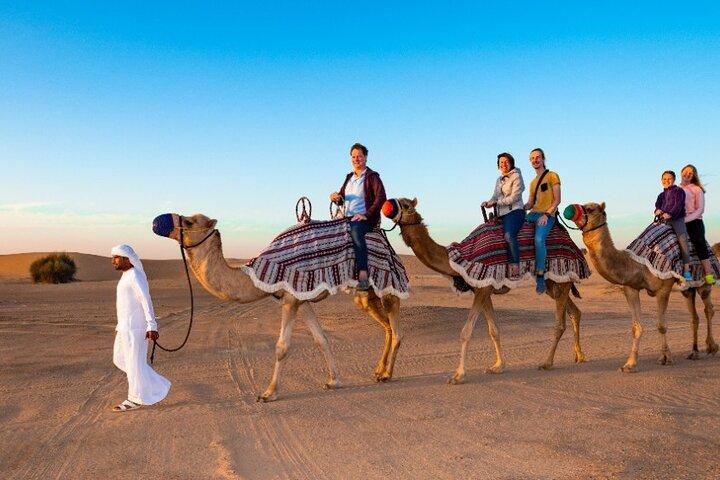 Campo beduino nel deserto di Abu Dhabi - Campeggio nel deserto ad Abu Dhabi