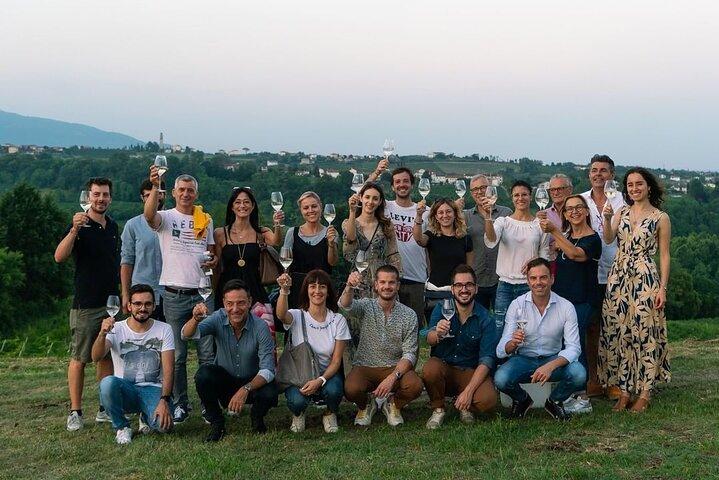 Dégustation de Prosecco non conventionnelle avec une vue imprenable sur les vignobles