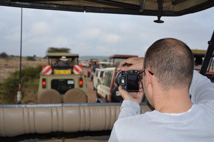 Meio dia Parque Nacional de Nairobi e Mercado Maasai com Pick up