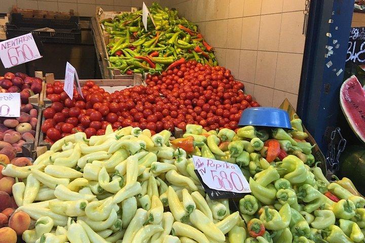 Easy Cooking Class Budapest - マーケット ウォーク付き (地元のワインとパーリンカを含む)