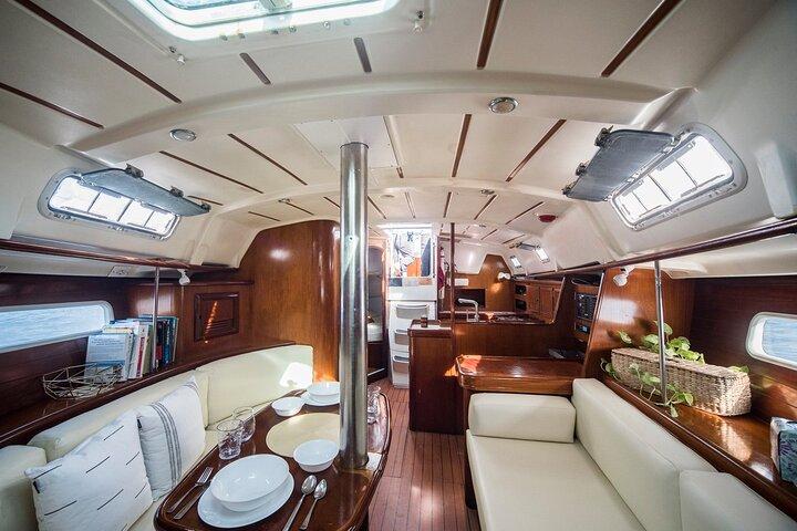 Alquiler privado de yates de lujo, BYOB & Dolphins