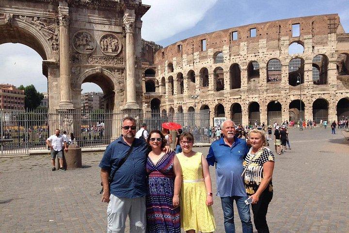 チヴィタヴェッキア・クルーズ港岸小旅行：ローマとバチカン観光