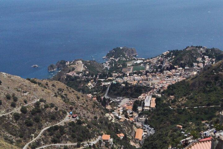 Heldagstur till Etna, Taormina, Naxos Bay och Castelmola