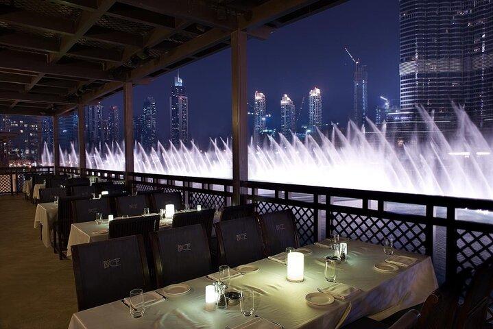 Abendessen mit Musikbrunnen von Dubai und Blick auf den Burj Khalifa