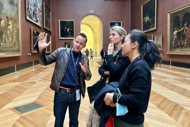 Mona Lisa First Access - Louvre Private Guided Tour