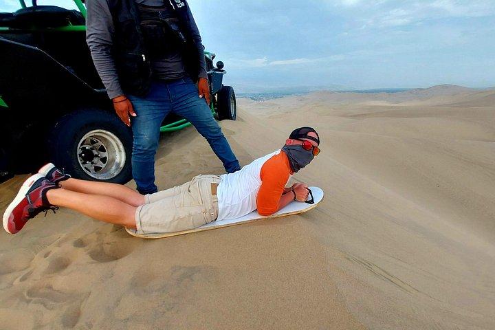 パラカスとワカチナを訪れ、オールインクルーシブで素晴らしい一日を