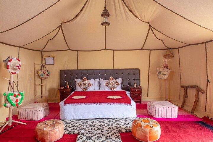 Uma noite em acampamento privado no deserto do Saara em Merzouga com jantar