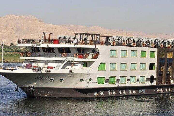Crociera di lusso di 4 giorni sul Nilo da Assuan a Luxor con guida privata