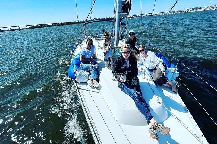 Noleggio Yacht di Lusso Privato, BYOB & Dolphins