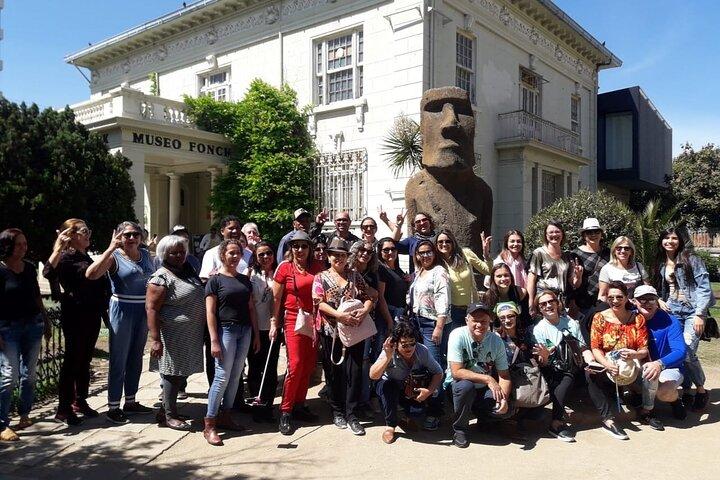 Valparaiso and Viña del Mar Tour and Casa Blanca Valley Wine Shop