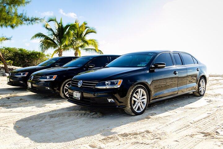 Salida en Luxury Sedan de Zona Hotelera Cancun al Aeropuerto Cun