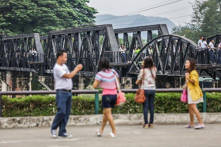 Tour privato alla ferrovia della morte di Kanchanaburi e Elephant Haven