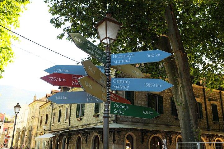 Tour privato dal Montenegro: Trebinje e monastero di Tvrdos con degustazione di vino e cibo