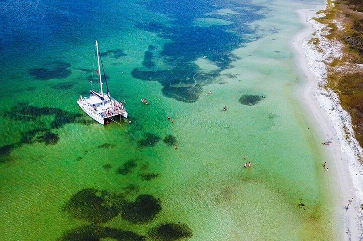 Shell Island Snorkel- en dolfijncatamarancruise met eilandtijd
