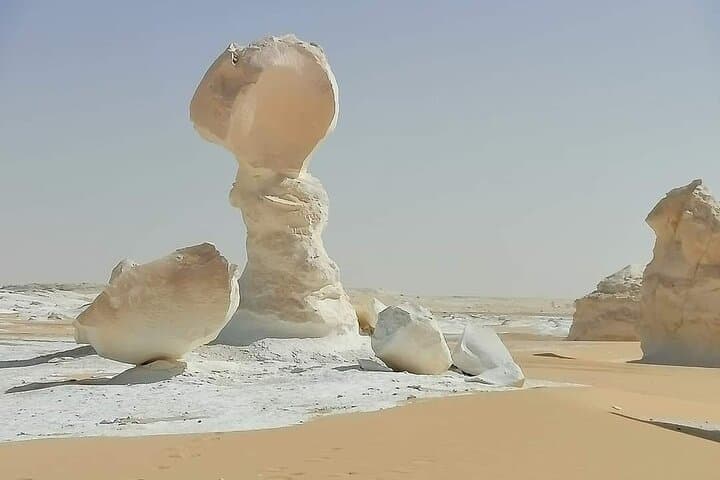 2 Days White Desert And Bahariya Oasis Tour