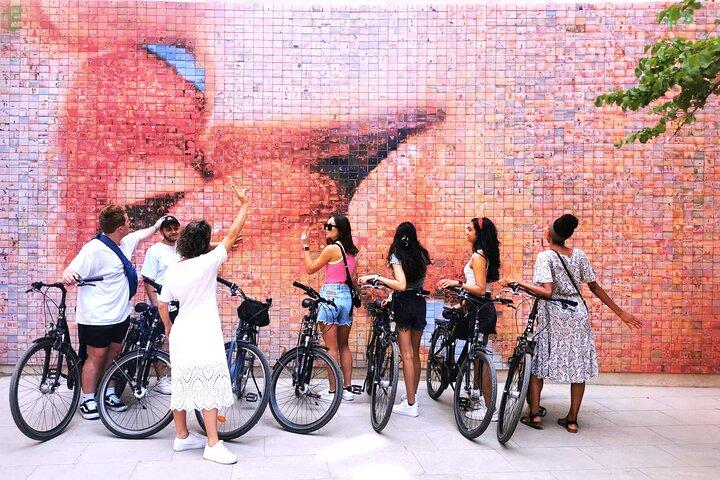 Cykel- och seglingstur i Barcelona