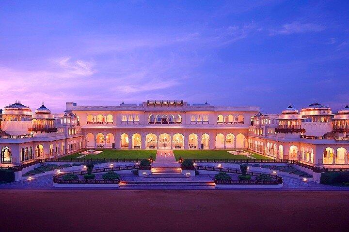 Envejs Udaipur lufthavn til hotellet