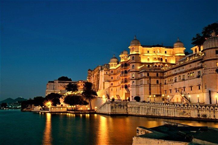 Envejs Udaipur lufthavn til hotellet