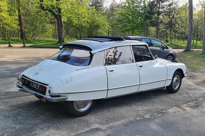 Oldtimer-Stadtrundfahrt Paris: Citroën DS mit offenem Verdeck