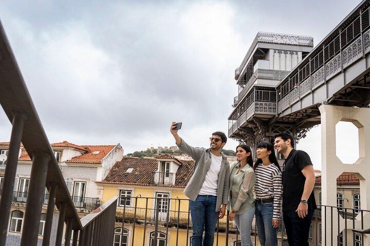 360º Lisbon Small Group: Helicopter Flight, Boat Trip and Walking