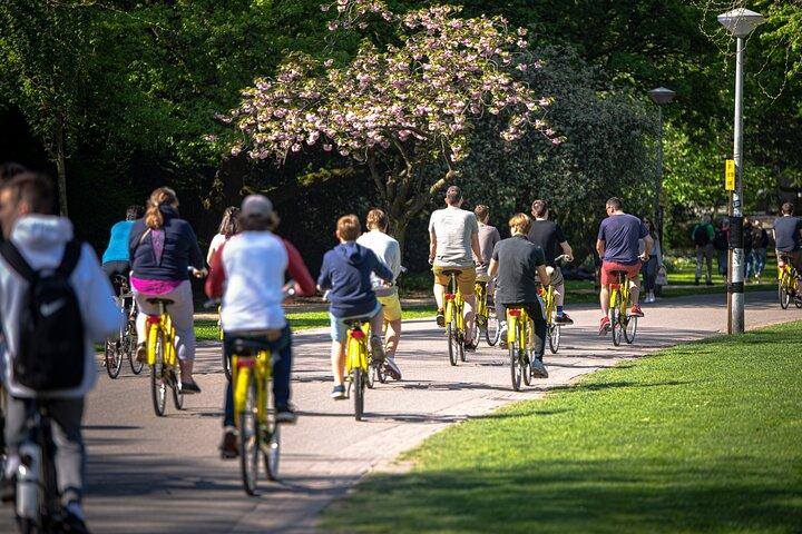 Visite originale à vélo des points forts et des rues cachées d'Amsterdam
