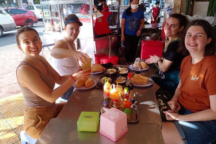 Lokale markt en ochtendfoodtour door Phnom Penh inclusief drankjes