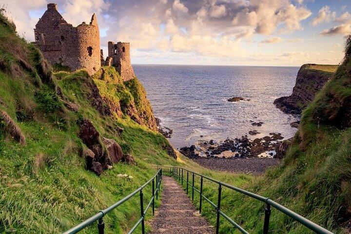 Giants Causeway Tour från Belfast + GRATIS Belfast Taxi Tour