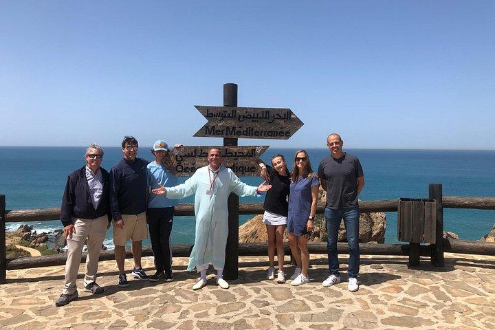 タリファからタンジェ旅行、ラクダ乗り、ランチ、フェリー