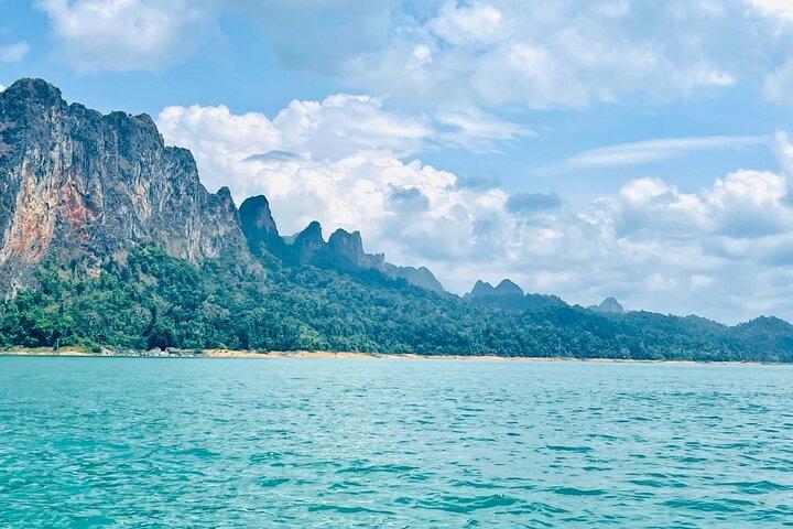 Fantastisk endagsutflykt vid Cheow Larn Lake från Khao Lak