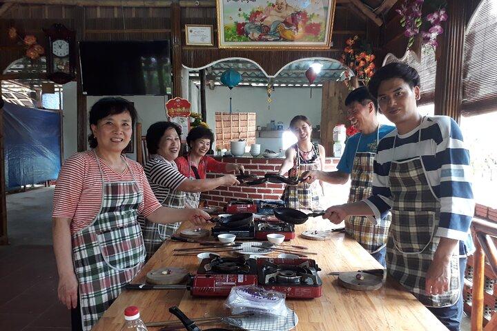 Hoi An Eco Tour & Cooking Class (lokaler Markt, Korbboot, Angeln, Kochen)