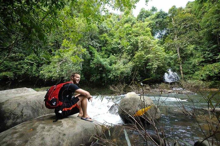 Randonnée au parc national de Khao Sok et excursion en radeau de bambou au départ de Khao Lak