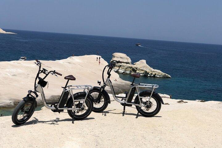 Paseo en bicicleta eléctrica por la isla de Milos