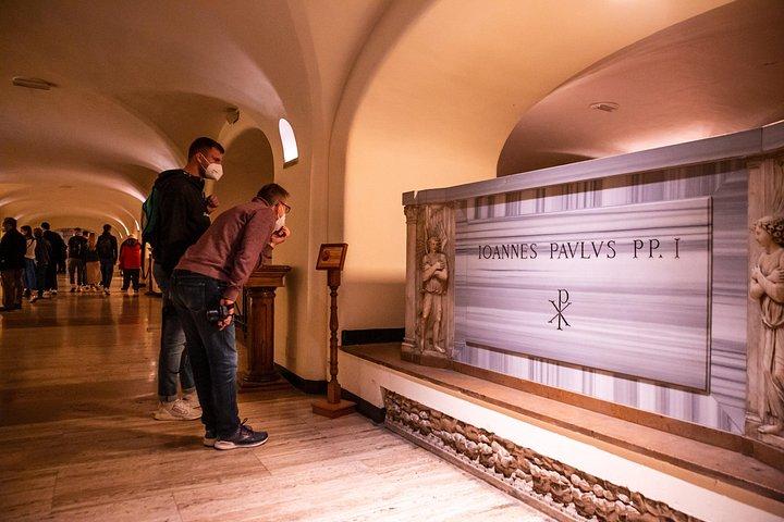 Vatican: St. Peter’s Basilica, Dome & Tombs Reserved Entry & Tour