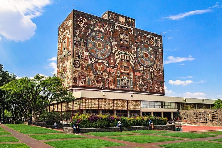 Xochimilco Tour: Visit Coyoacan and Casa Roja in Mexico City