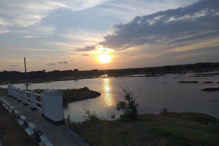 12日間のスリランカ島アドベンチャーとワイルドツアー