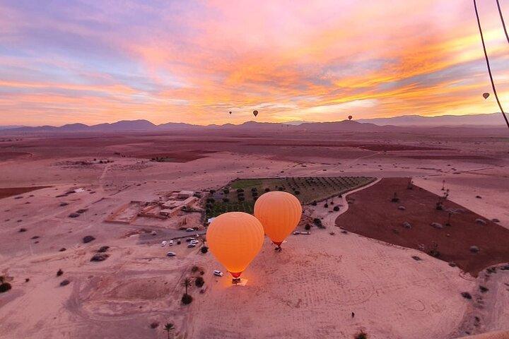 Marrakech Heteluchtballonvaart, Berberontbijt & Kamelenrit