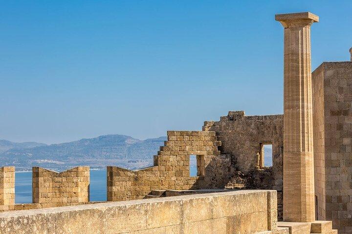 Visita guiada a la histórica Lindos y visita a la Acrópolis