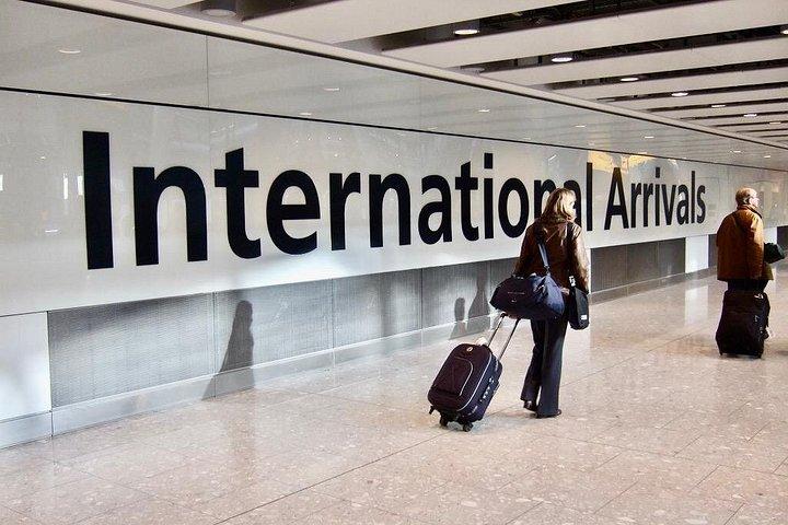 プライベートオーシャンコーラルスプリングエデンベイ空港往復送迎