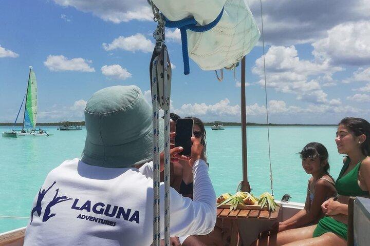 Segeltour durch die Sieben-Farben-Lagune von Bacalar