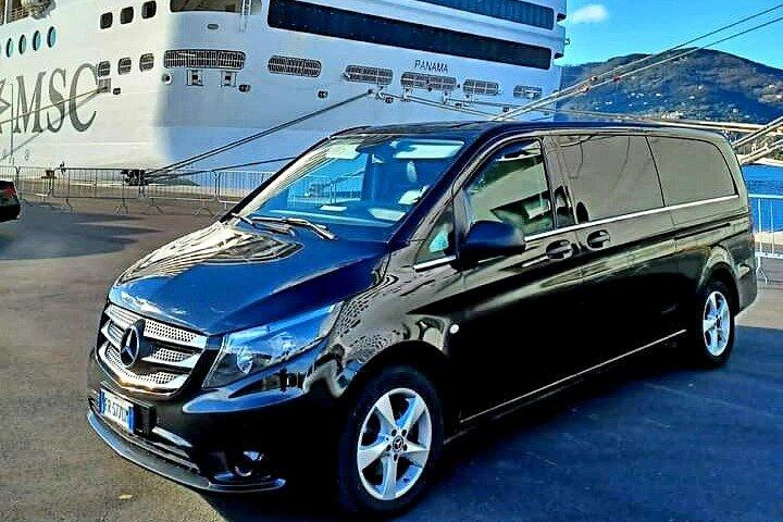 Privater Transfer vom Hafen von Civitavecchia nach Rom oder zum Flughafen