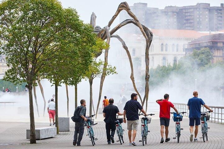 ビルバオハイライト3時間Eバイクツアー：少人数またはプライベートツアー